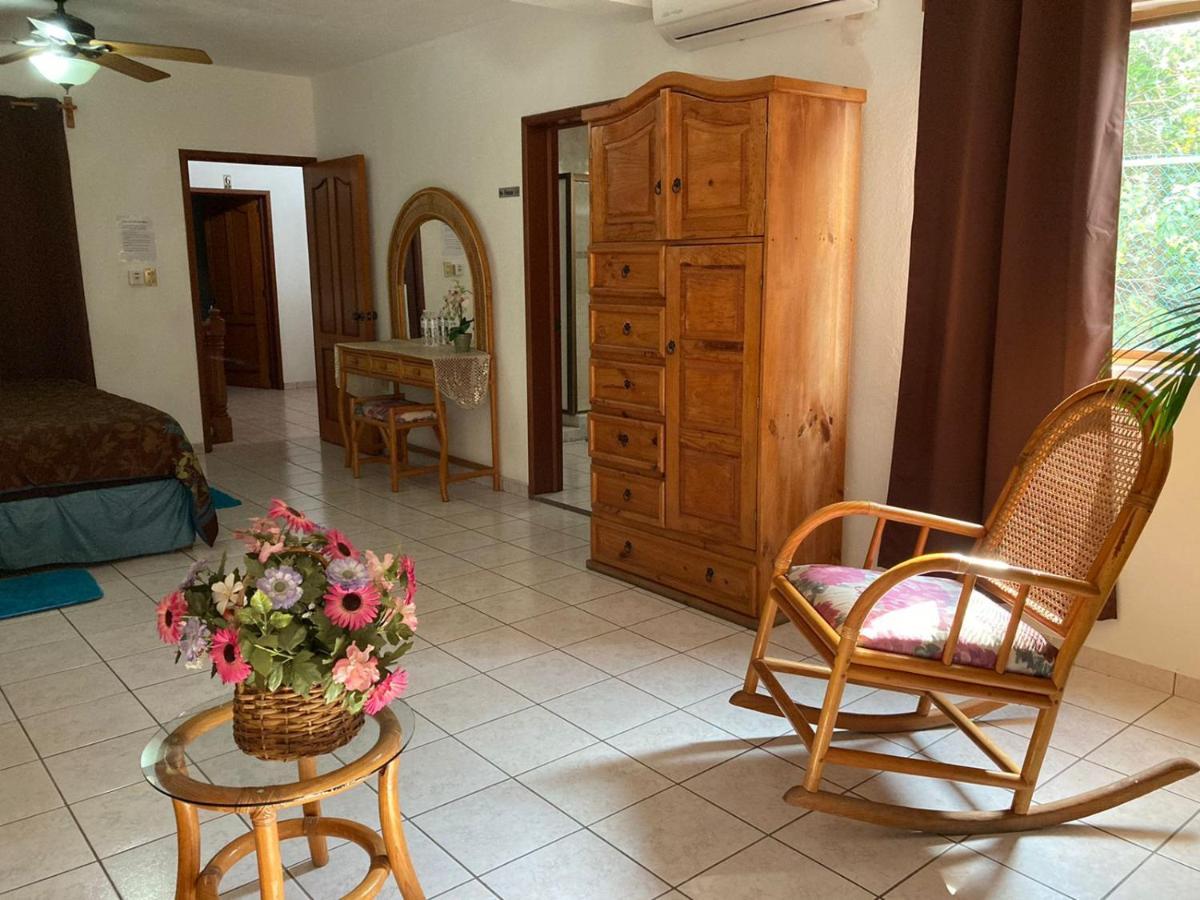 Hostal Casa Blanca Comala エクステリア 写真